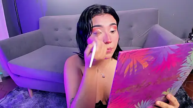 Snapshot of emy_williams chatting on February 24, 7:23 pm emy williams online show from February 24, 7:23 pm