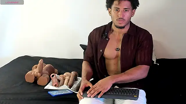 Snapshot of zarek_lux chatting on September 24, 1:03 pm zarek lux online show from September 24, 1:03 pm