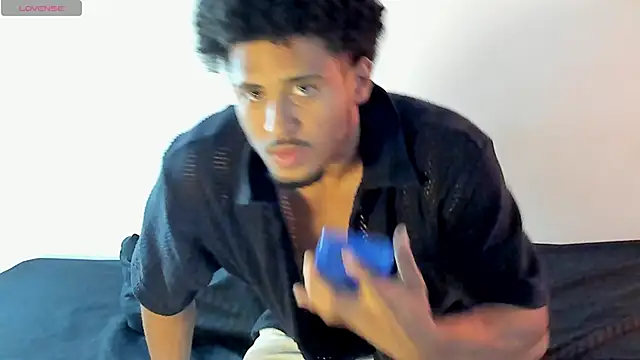 Snapshot of zarek_lux chatting on September 25, 1:04 pm zarek lux online show from September 25, 1:04 pm