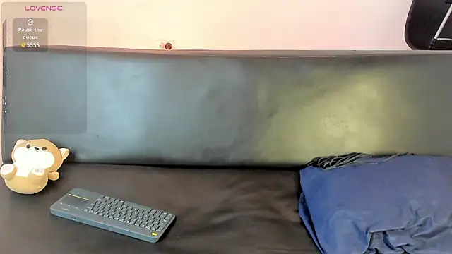 zarek lux online show from March 27, 1:22 pm