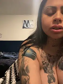 chicanachic13 online show from September 13, 5:18 am