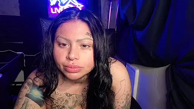 chicanachic13 online show from January 18, 7:56 am