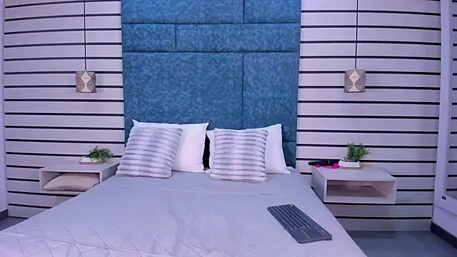 NatyLeone online show from September 16, 8:21 pm