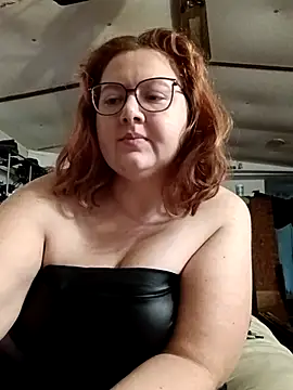 Snapshot of XEmoxkittyx chatting on February 21, 5:47 pm XEmoxkittyx online show from February 21, 5:47 pm