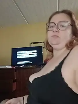 Snapshot of XEmoxkittyx chatting on May 27, 6:27 pm XEmoxkittyx online show from May 27, 6:27 pm