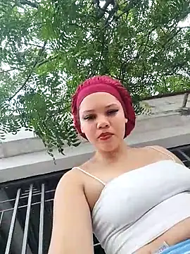 SirenRouge 69 online show from December 1, 8:25 pm