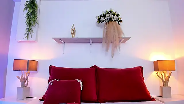 LuciaBenett  online show from November 3, 6:53 pm