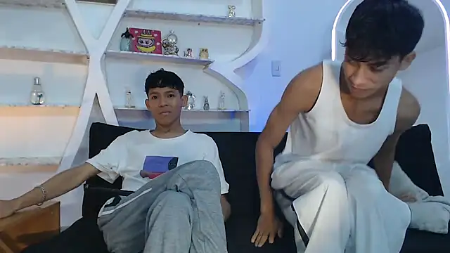 BEAUTY BOYS1 online show from September 27, 7:13 am