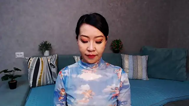 LiaPak online show from November 18, 1:00 am