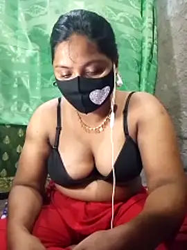 Snapshot of Mistompa24 chatting on April 26, 5:38 am Mistompa24 online show from April 26, 5:38 am