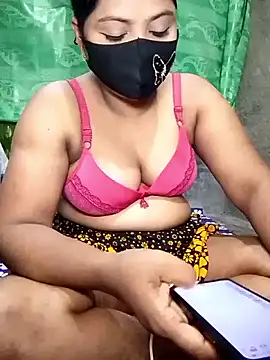 Snapshot of Mistompa24 chatting on May 21, 3:52 pm Mistompa24 online show from May 21, 3:52 pm