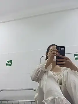 milo123-xx online show from June 27, 2:01 pm