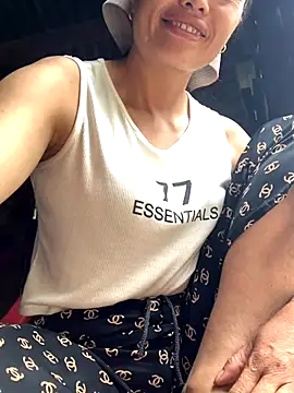 Snapshot of rosa-1200 chatting on September 28, 3:01 am rosa-1200 online show from September 28, 3:01 am