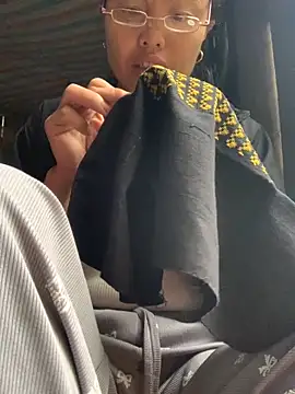 Snapshot of rosa-1200 chatting on September 29, 5:01 am rosa-1200 online show from September 29, 5:01 am