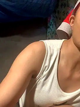 Snapshot of rosa-1200 chatting on October 6, 4:21 am rosa-1200 online show from October 6, 4:21 am