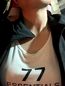 Snapshot of rosa-1200 chatting on October 14, 1:28 am rosa-1200 online show from October 14, 1:28 am