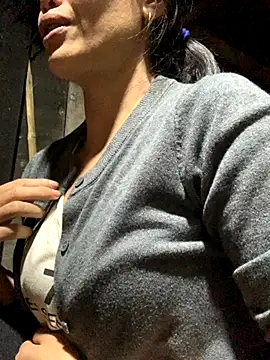 Snapshot of rosa-1200 chatting on November 3, 3:46 pm rosa-1200 online show from November 3, 3:46 pm