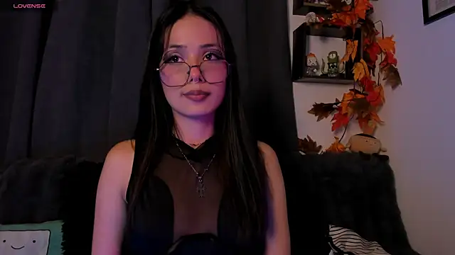 Snapshot of Seraphine_hell chatting on March 27, 6:08 am Seraphine hell online show from March 27, 6:08 am