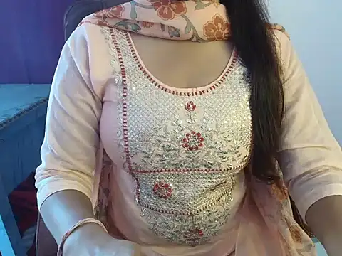 Snapshot of QUEEN_SUKU chatting on September 16, 4:57 am QUEEN SUKU online show from September 16, 4:57 am