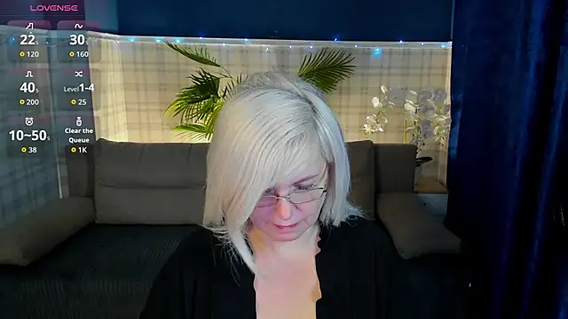 Hella Fabel online show from January 12, 1:11 am