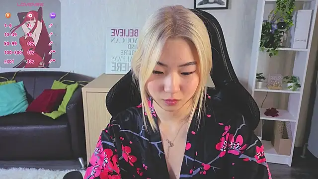 Aisi 18 online show from February 6, 12:26 am