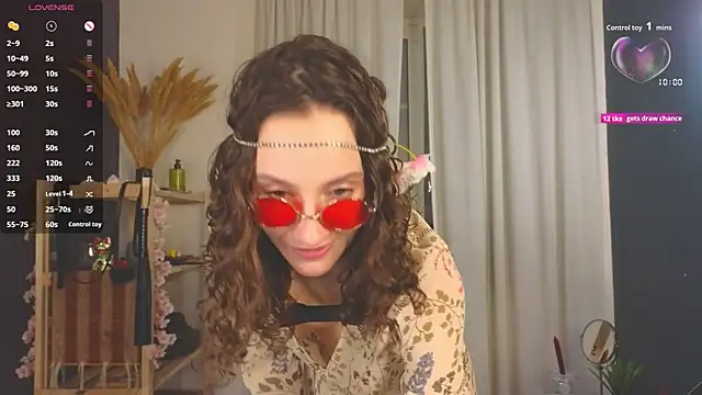 laracroftmansion online show from December 1, 6:35 pm