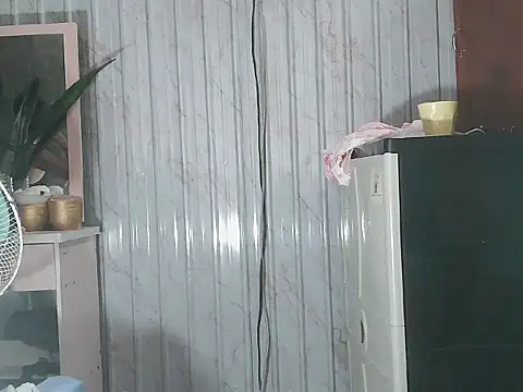 Snapshot of pinayhotii chatting on October 11, 11:03 pm pinayhotii online show from October 11, 11:03 pm