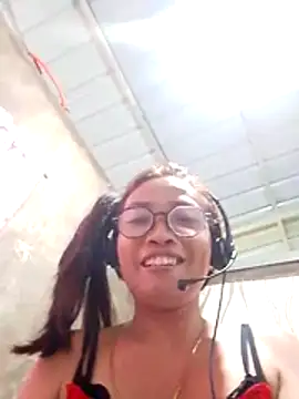 Snapshot of pinayhotii chatting on June 2, 7:10 am pinayhotii online show from June 2, 7:10 am