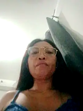 Snapshot of pinayhotii chatting on August 4, 7:49 pm pinayhotii online show from August 4, 7:49 pm