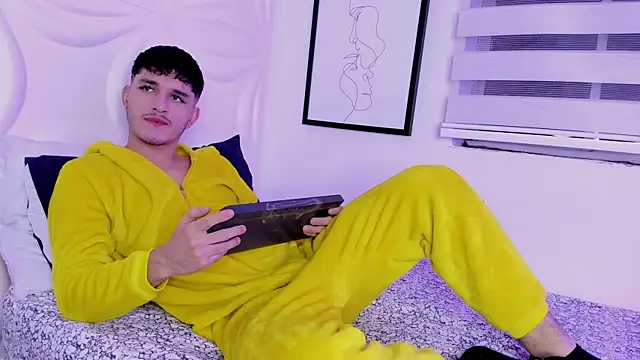 Snapshot of LiamMuller chatting on October 7, 11:51 am LiamMuller online show from October 7, 11:51 am