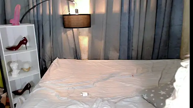 Alison mooreX online show from December 5, 2:58 pm