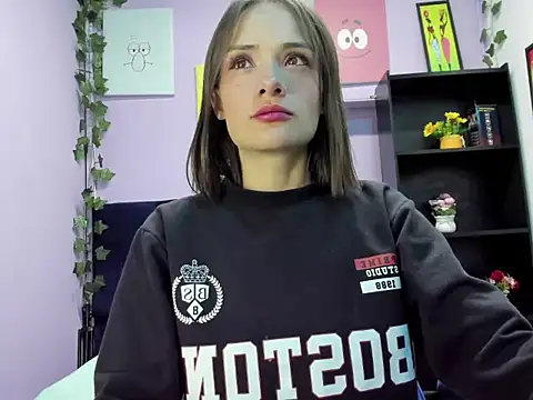 Tammy Thompson  online show from October 22, 1:44 pm