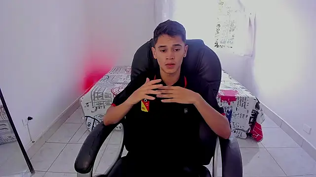 Snapshot of Aron_Boyy chatting on September 26, 9:08 pm Aron Boyy online show from September 26, 9:08 pm