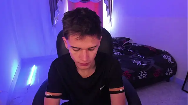 Aron Boyy online show from December 1, 7:30 pm