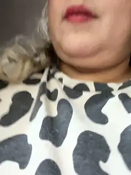 Snapshot of Lucy_Milf_474 chatting on February 17, 12:12 pm Lucy Milf 474 online show from February 17, 12:12 pm