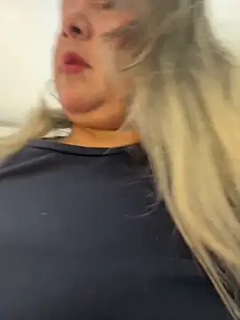 Snapshot of Lucy_Milf_474 chatting on March 9, 11:47 am Lucy Milf 474 online show from March 9, 11:47 am