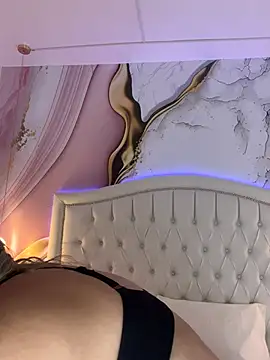 Snapshot of Lucy_Milf_474 chatting on March 11, 12:11 pm Lucy Milf 474 online show from March 11, 12:11 pm