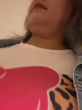 Snapshot of Lucy_Milf_474 chatting on March 17, 11:46 am Lucy Milf 474 online show from March 17, 11:46 am