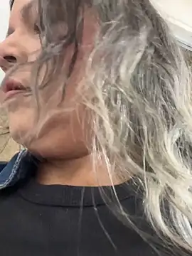 Snapshot of Lucy_Milf_474 chatting on March 21, 11:59 am Lucy Milf 474 online show from March 21, 11:59 am