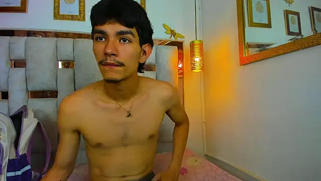 LilyAndJuan online show from September 13, 7:02 pm