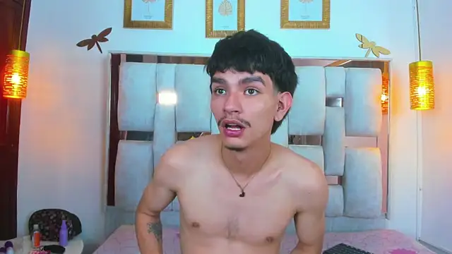 LilyAndJuan online show from September 19, 7:14 pm