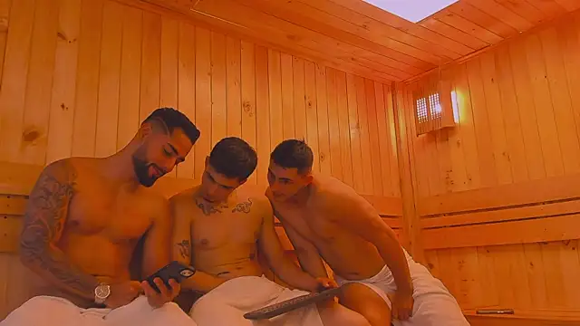 Snapshot of mike_friends chatting on October 18, 12:57 am mike friends online show from October 18, 12:57 am