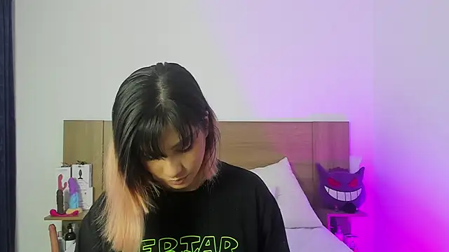 Akatsumi  online show from September 12, 11:15 pm