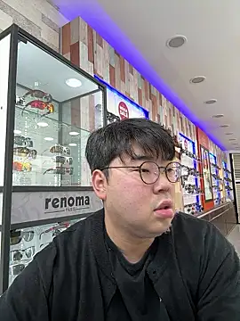 gayfucuxuc online show from December 2, 2:50 am