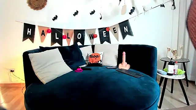 alissonbronw     online show from October 21, 8:09 pm