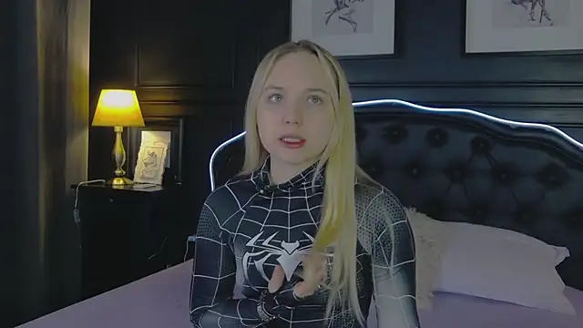 Snapshot of Sky_Cutie chatting on March 28, 4:12 am Sky Cutie online show from March 28, 4:12 am