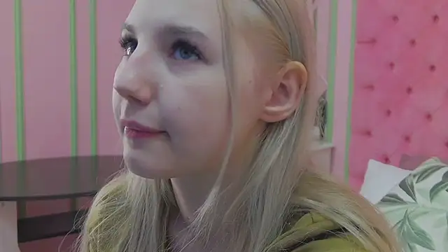 Sky Cutie online show from June 15, 4:15 am