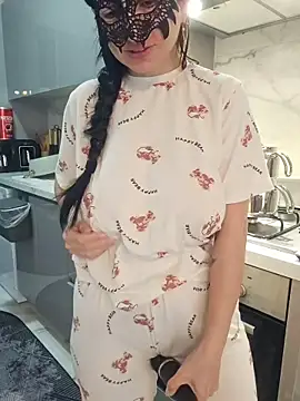 0gece0 online show from December 5, 9:40 am