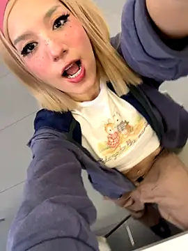 Snapshot of SweetBunnyGF chatting on December 5, 8:27 pm SweetBunnyGF online show from December 5, 8:27 pm