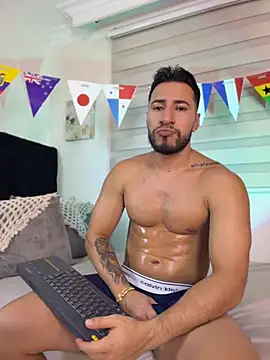 Snapshot of Thiago_Hill chatting on July 5, 1:56 am Thiago Hill online show from July 5, 1:56 am